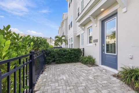 Touwnhouse à louer à Sarasota, Floride: 3 chambres, 173.36 m2 № 2430789 - photo 3