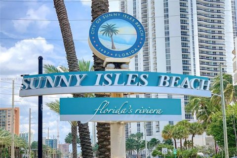 Copropriété à louer à Sunny Isles Beach, Floride: 38.09 m2 № 1226532 - photo 24