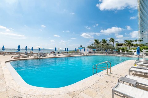 Copropriété à louer à Sunny Isles Beach, Floride: 38.09 m2 № 1226532 - photo 3