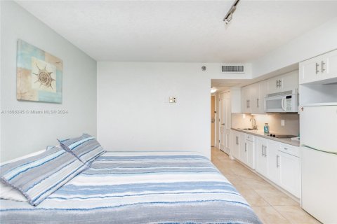 Copropriété à louer à Sunny Isles Beach, Floride: 38.09 m2 № 1226532 - photo 16