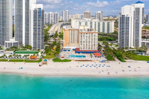 Copropriété à louer à Sunny Isles Beach, Floride: 38.09 m2 № 1226532 - photo 27
