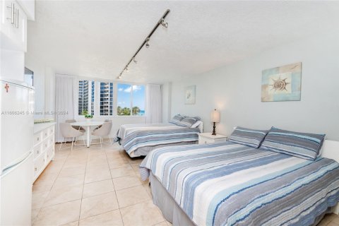 Copropriété à louer à Sunny Isles Beach, Floride: 38.09 m2 № 1226532 - photo 12