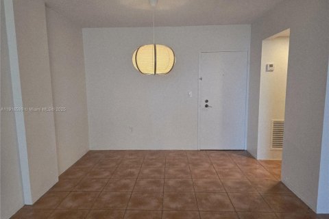 Condominio en alquiler en Miami Beach, Florida, 1 dormitorio, 78.97 m2 № 1975472 - foto 9