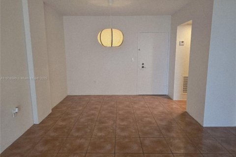 Condominio en alquiler en Miami Beach, Florida, 1 dormitorio, 78.97 m2 № 1975472 - foto 10