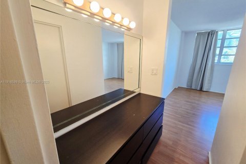 Condominio en alquiler en Miami Beach, Florida, 1 dormitorio, 78.97 m2 № 1975472 - foto 16