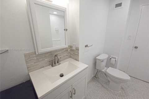 Condominio en alquiler en Miami Beach, Florida, 1 dormitorio, 78.97 m2 № 1975472 - foto 18