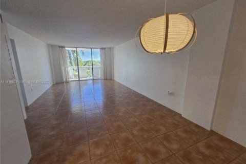 Condominio en alquiler en Miami Beach, Florida, 1 dormitorio, 78.97 m2 № 1975472 - foto 5