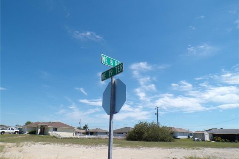 Terreno en venta en Cape Coral, Florida № 2096893 - foto 14