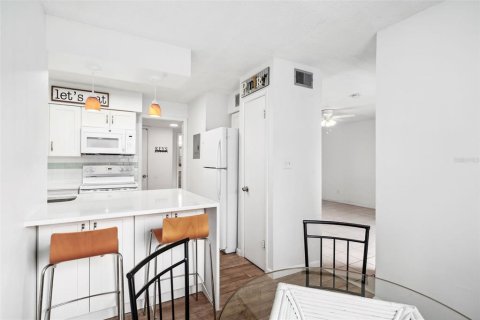 Condo in Winter Park, Florida, 1 bedroom  № 1799993 - photo 3