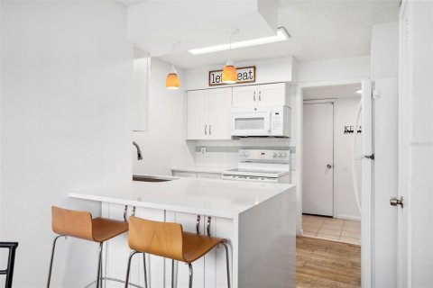 Condo in Winter Park, Florida, 1 bedroom  № 1799993 - photo 2