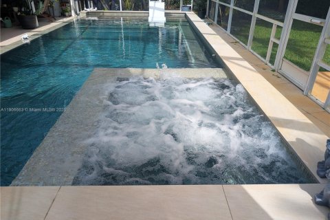 Casa en venta en Miami, Florida, 3 dormitorios, 167.97 m2 № 1965828 - foto 24