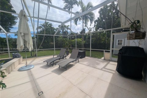 Casa en venta en Miami, Florida, 3 dormitorios, 167.97 m2 № 1965828 - foto 27