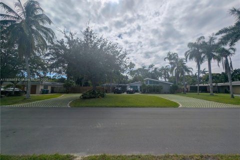 Casa en venta en Miami, Florida, 3 dormitorios, 167.97 m2 № 1965828 - foto 2