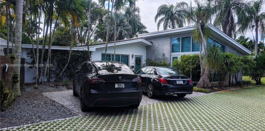 Casa en Miami, Florida 3 dormitorios, 167.97 m2 № 1965828