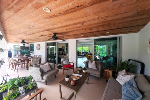 Casa en venta en Miami, Florida, 3 dormitorios, 167.97 m2 № 1965828 - foto 30