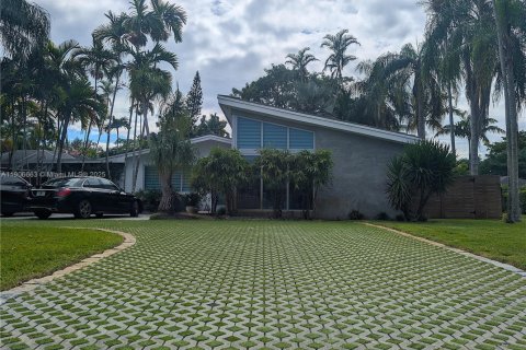 Casa en venta en Miami, Florida, 3 dormitorios, 167.97 m2 № 1965828 - foto 4
