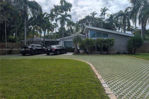 Casa en venta en Miami, Florida, 3 dormitorios, 167.97 m2 № 1965828 - foto 3