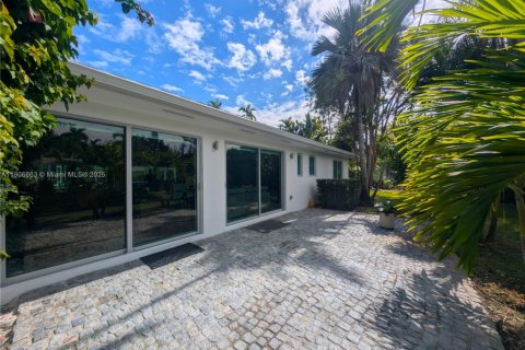 Casa en venta en Miami, Florida, 3 dormitorios, 167.97 m2 № 1965828 - foto 13