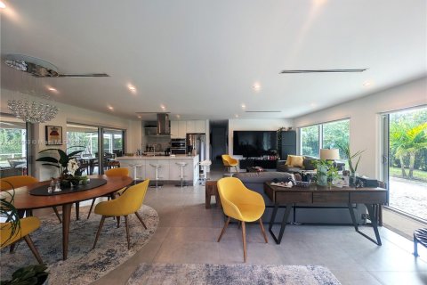 Casa en venta en Miami, Florida, 3 dormitorios, 167.97 m2 № 1965828 - foto 10