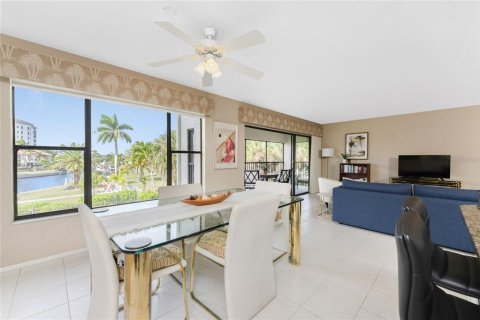 Copropriété à vendre à Punta Gorda, Floride: 2 chambres, 140.84 m2 № 2118640 - photo 9