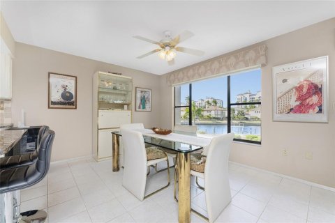 Copropriété à vendre à Punta Gorda, Floride: 2 chambres, 140.84 m2 № 2118640 - photo 7