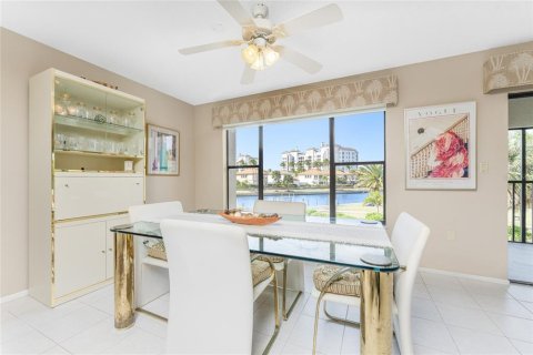 Copropriété à vendre à Punta Gorda, Floride: 2 chambres, 140.84 m2 № 2118640 - photo 8