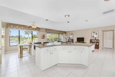 Copropriété à vendre à Punta Gorda, Floride: 2 chambres, 140.84 m2 № 2118640 - photo 13