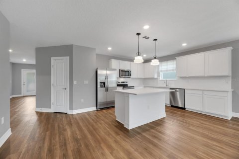Villa ou maison à louer à Thonotosassa, Floride: 4 chambres, 223.89 m2 № 2149914 - photo 7