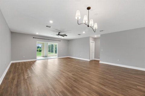 Villa ou maison à louer à Thonotosassa, Floride: 4 chambres, 223.89 m2 № 2149914 - photo 5