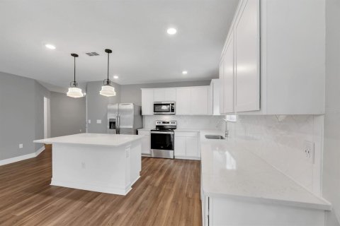 Villa ou maison à louer à Thonotosassa, Floride: 4 chambres, 223.89 m2 № 2149914 - photo 8