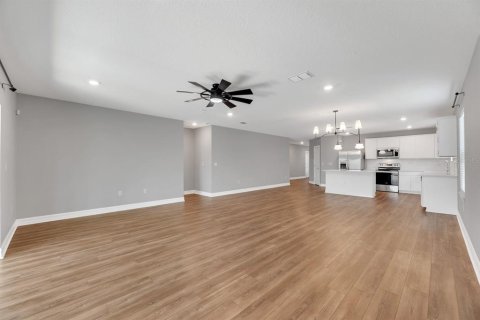 Villa ou maison à louer à Thonotosassa, Floride: 4 chambres, 223.89 m2 № 2149914 - photo 4