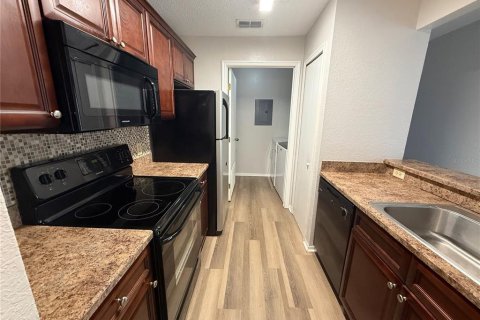 Condominio en alquiler en Gainesville, Florida, 2 dormitorios, 88.26 m2 № 2258365 - foto 7