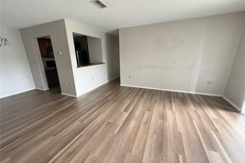 Condominio en alquiler en Gainesville, Florida, 2 dormitorios, 88.26 m2 № 2258365 - foto 4