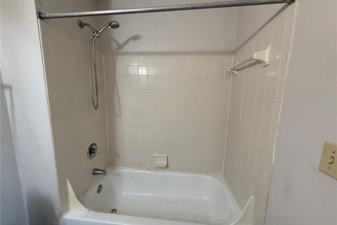 Condominio en alquiler en Gainesville, Florida, 2 dormitorios, 88.26 m2 № 2258365 - foto 20