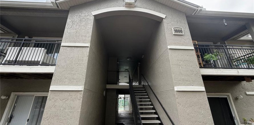 Condominio en Gainesville, Florida, 2 dormitorios  № 2258365