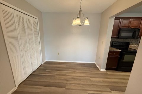 Condominio en alquiler en Gainesville, Florida, 2 dormitorios, 88.26 m2 № 2258365 - foto 8