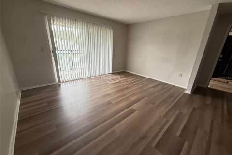 Condominio en alquiler en Gainesville, Florida, 2 dormitorios, 88.26 m2 № 2258365 - foto 2