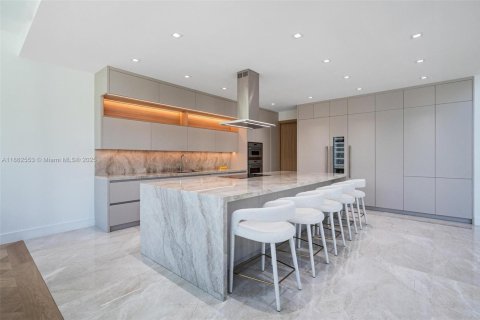 Villa ou maison à vendre à Miami, Floride: 5 chambres, 405.98 m2 № 1890185 - photo 5