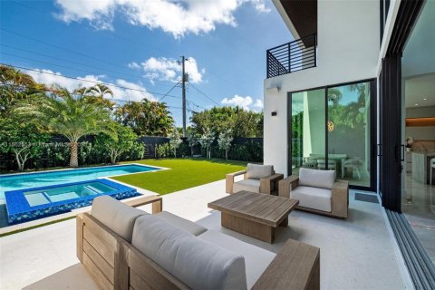 Villa ou maison à vendre à Miami, Floride: 5 chambres, 405.98 m2 № 1890185 - photo 23