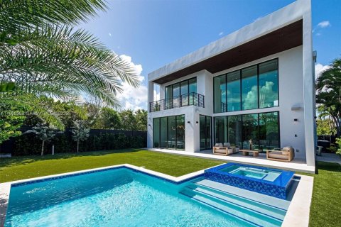 Villa ou maison à vendre à Miami, Floride: 5 chambres, 405.98 m2 № 1890185 - photo 27