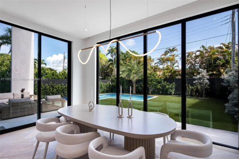 Villa ou maison à vendre à Miami, Floride: 5 chambres, 405.98 m2 № 1890185 - photo 8