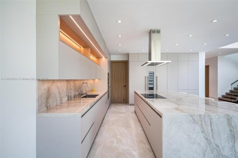 Villa ou maison à vendre à Miami, Floride: 5 chambres, 405.98 m2 № 1890185 - photo 30