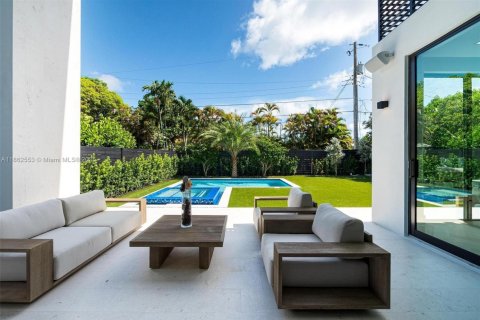 Villa ou maison à vendre à Miami, Floride: 5 chambres, 405.98 m2 № 1890185 - photo 20