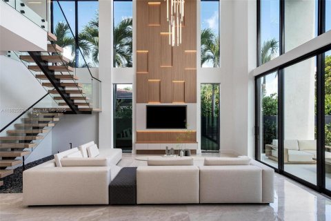 Villa ou maison à vendre à Miami, Floride: 5 chambres, 405.98 m2 № 1890185 - photo 2