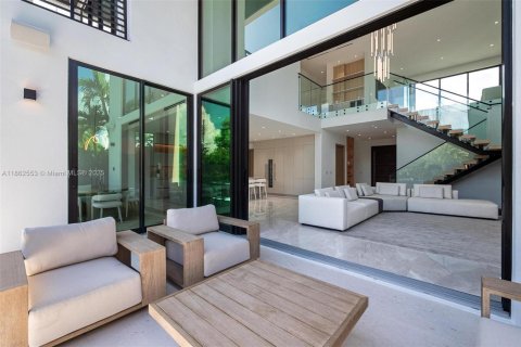 Villa ou maison à vendre à Miami, Floride: 5 chambres, 405.98 m2 № 1890185 - photo 21