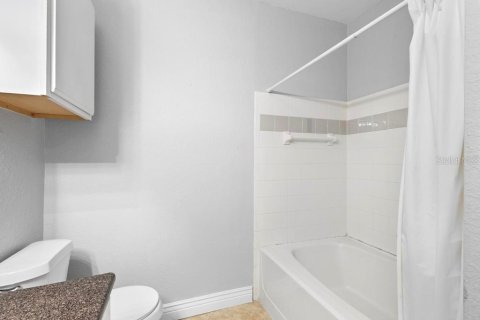 Condo in Orlando, Florida, 2 bedrooms  № 1542107 - photo 19