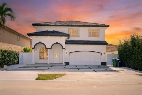 Villa ou maison à vendre à Miami, Floride: 5 chambres, 190.91 m2 № 1987298 - photo 27