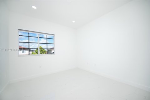 Villa ou maison à vendre à Miami, Floride: 5 chambres, 190.91 m2 № 1987298 - photo 24