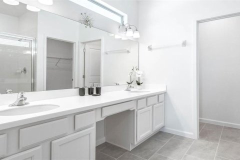 Casa en venta en Kissimmee, Florida, 12 dormitorios, 452.81 m2 № 1683023 - foto 24