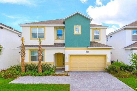 Casa en venta en Kissimmee, Florida, 12 dormitorios, 452.81 m2 № 1683023 - foto 2
